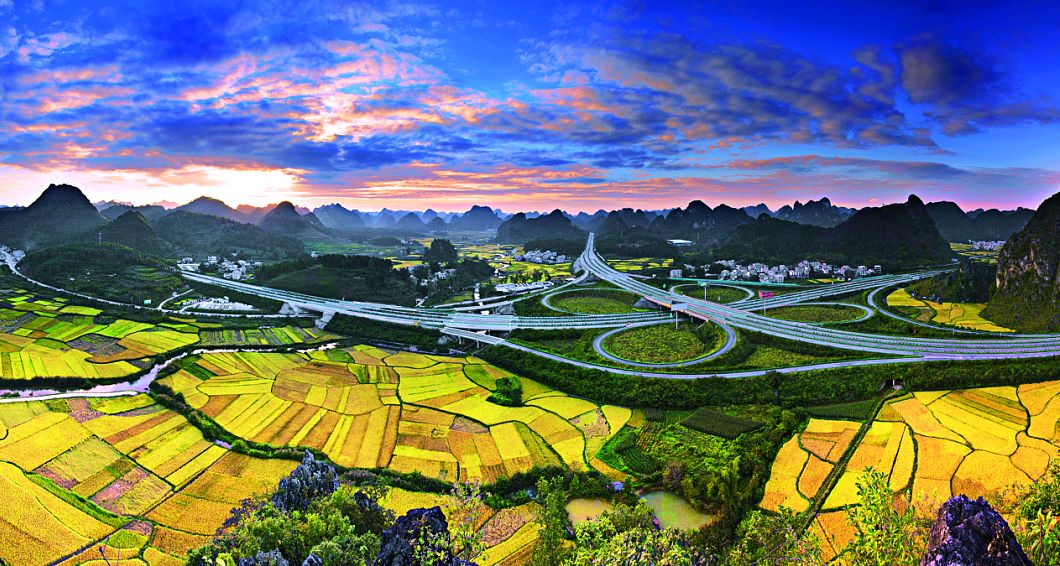 广西阳光下的灿烂笑容